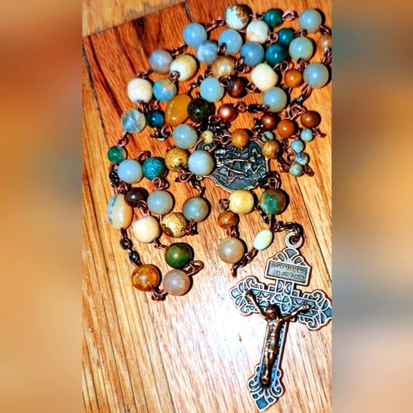 Unique Rosary - Picture 1 of 10